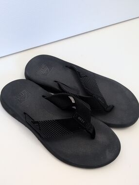 Reef Men's Phantom II Flip Flops - Black - 11